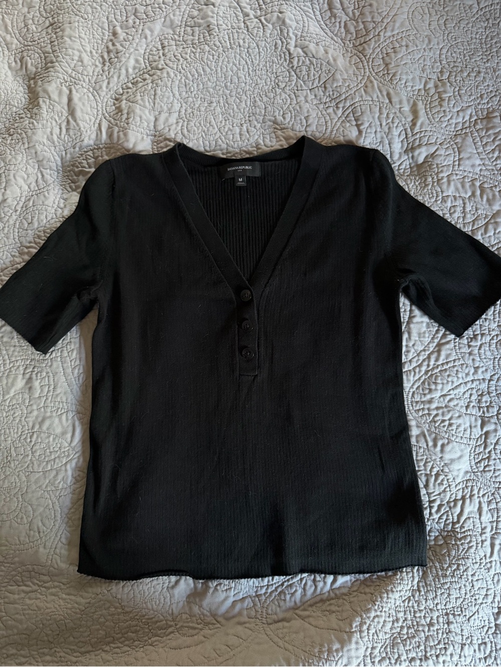 Banana republic short sleeve Henley style ribbed knit top